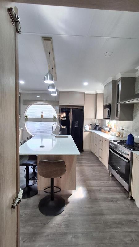 5 Bedroom Property for Sale in Meyerhof Free State
